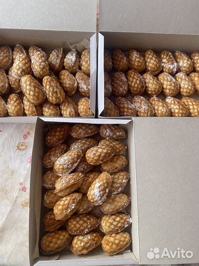 Орешки со сгущёнкой и вафельные трубочки