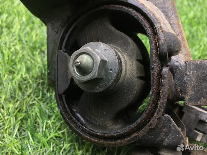 Подушка двигателя передняя левая Toyota Corolla