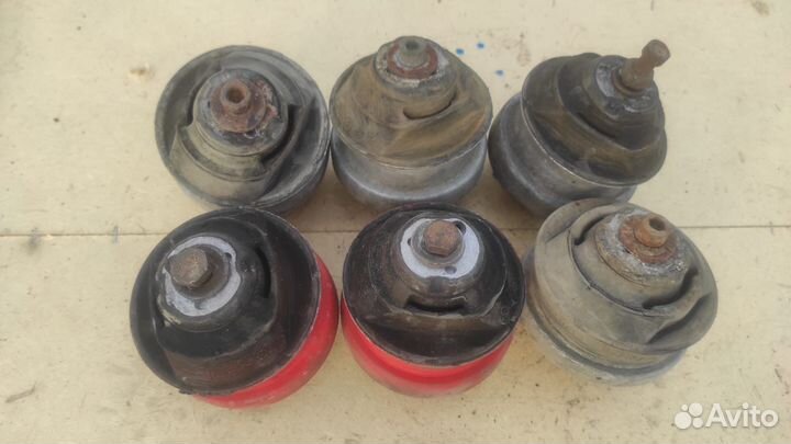 Опора подушка двигателя Mercedes E190 w201 w124