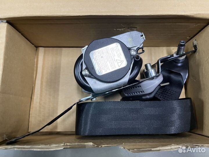 Ремень безопасности левый передний 86885-AV710