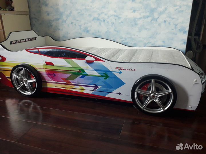 Кровать детская машинка