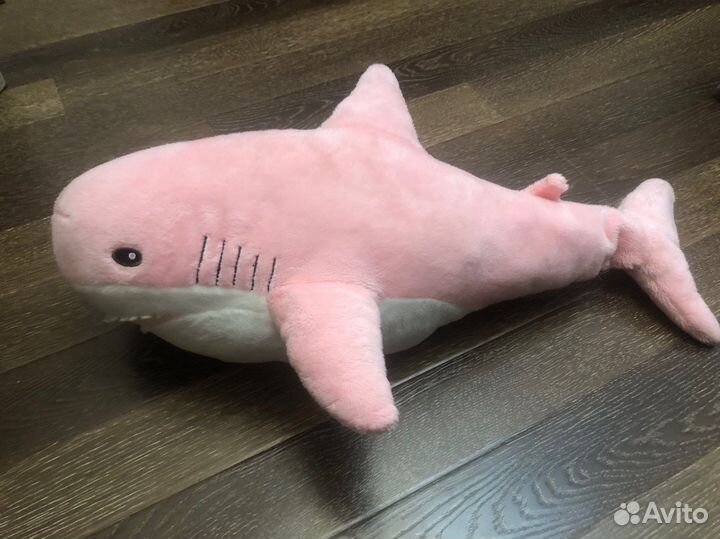Большая розовая акула 60см