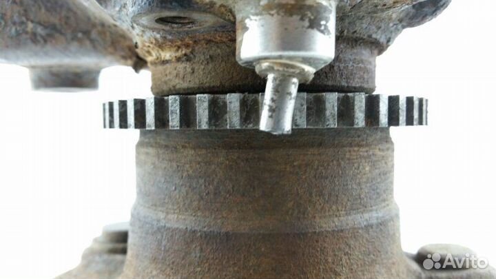 Ступица задняя левая Mazda 626 GE FS 1992