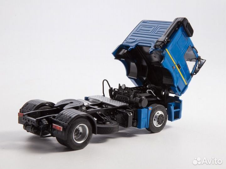 1:43 Масштабная модель камаз-5490-S5 седельный тяг