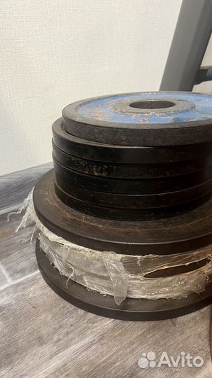 Скамья для жима с блинами и грифом + гантели