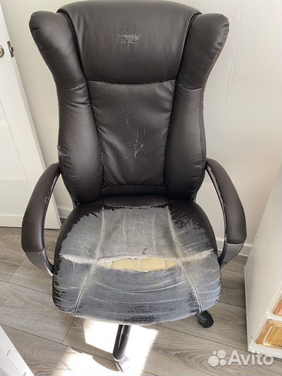 Кресло офисное кожаное