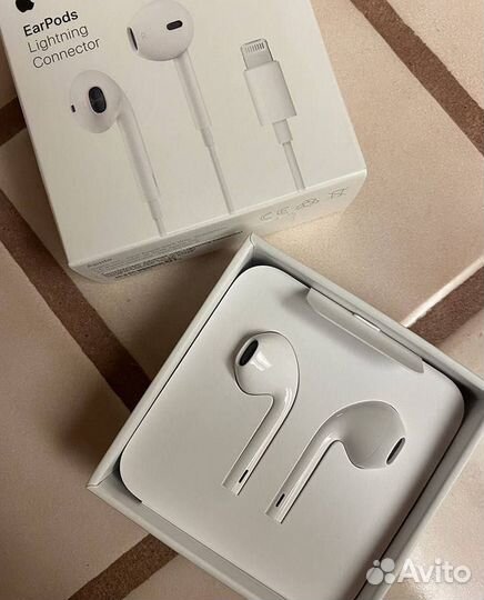 Apple EarPods lightning