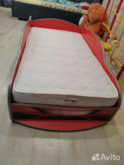 Детская кровать машина с матрасом