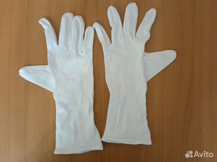 Перчатки парадные белые