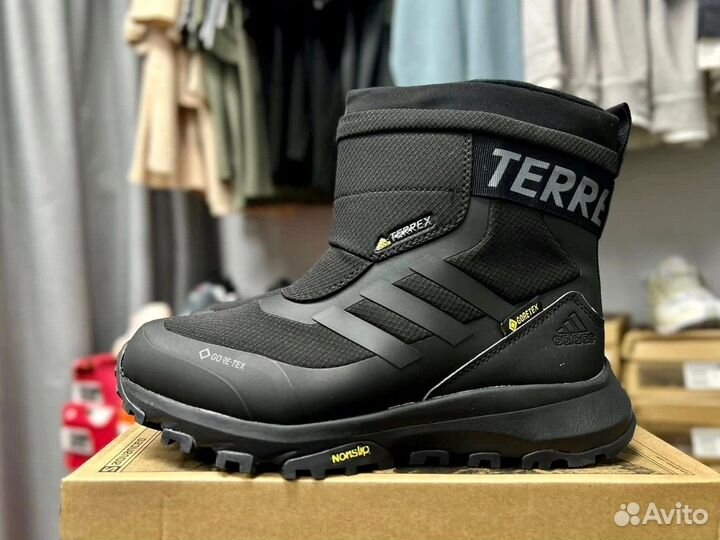 Дутики зимние Adidas terrex с мехом