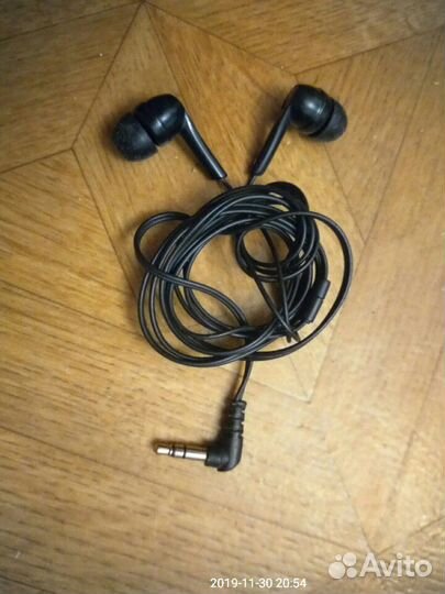 Наушники на разные тел