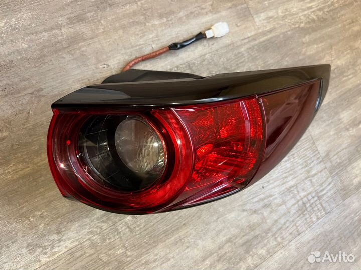 Фонарь задний правый в крыло на mazda CX5 KF