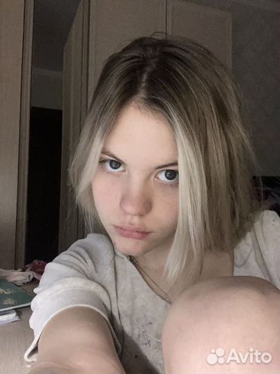 Декоратор, официант, бариста, работник торгового з