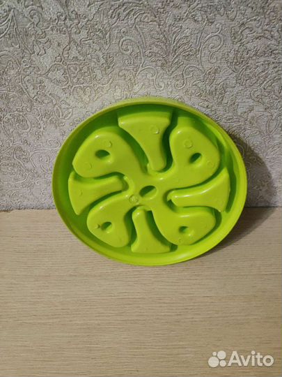 Чашка-игрушка для собак