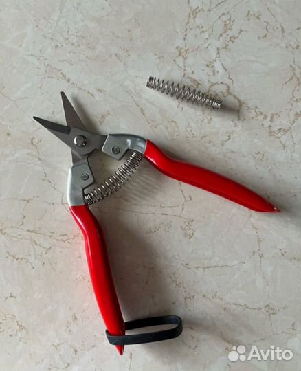 Секатор садовый