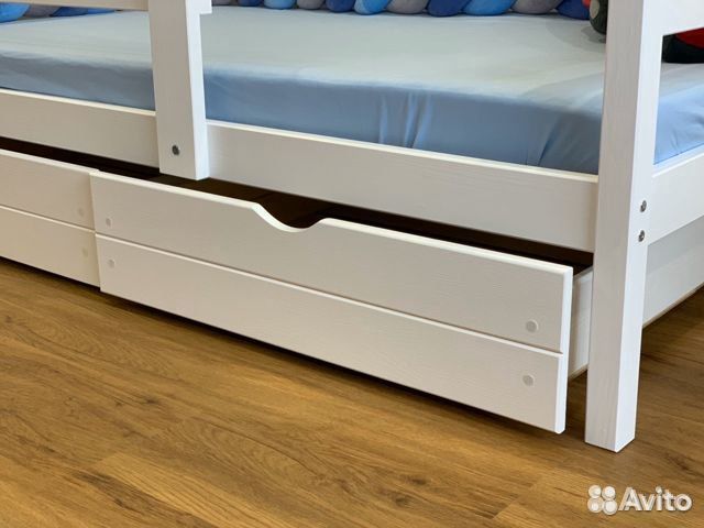 Детская кровать из массива