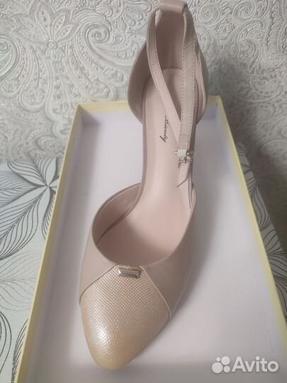 Туфли женские 39 размер новые