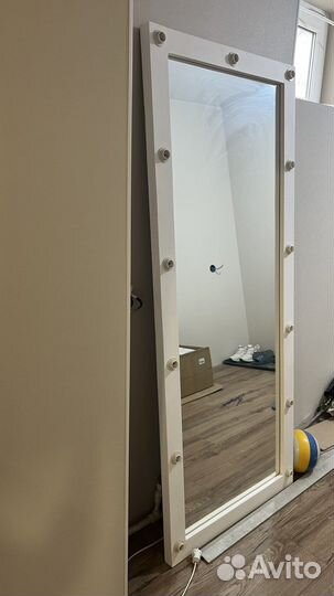 Зеркало гримерное