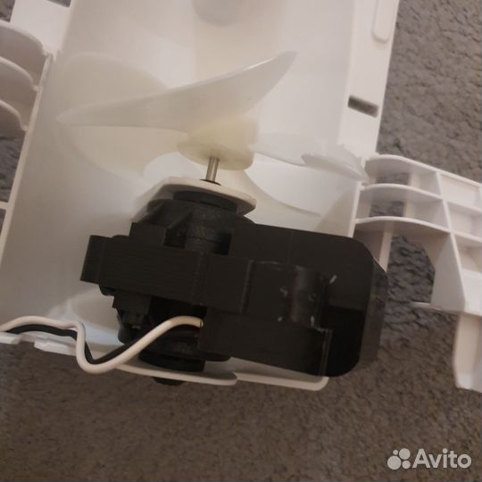 Вентилятор морозилки холод-ка liebherr CNesf 4003