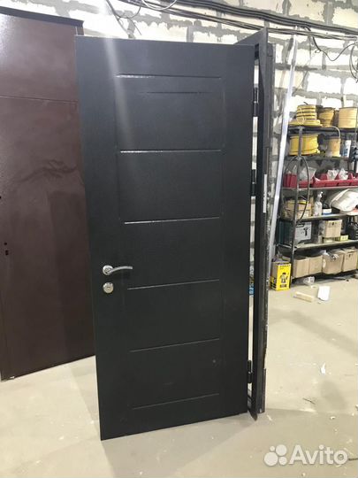 Дверь входная металлическая