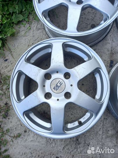 Комплект литых дисков R15 4x114, 3