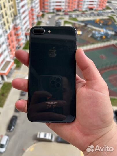 iPhone 8 Plus, 64 ГБ