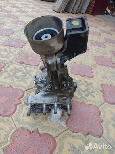 Раздаточная коробка Тойота voxy 2018 год