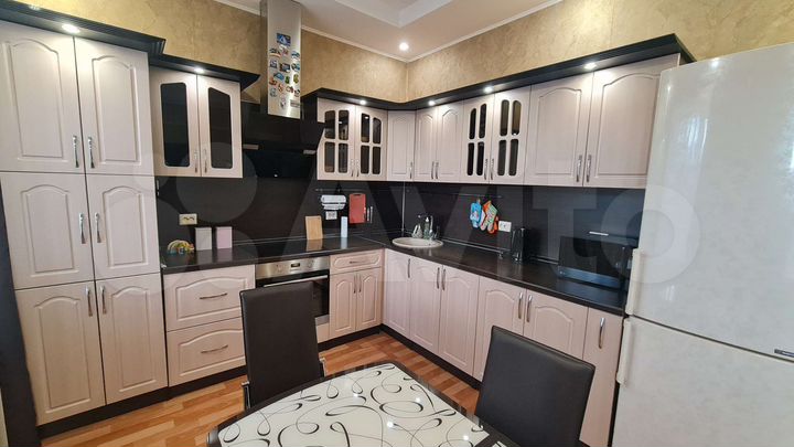 3-к. квартира, 82 м², 1/2 эт.