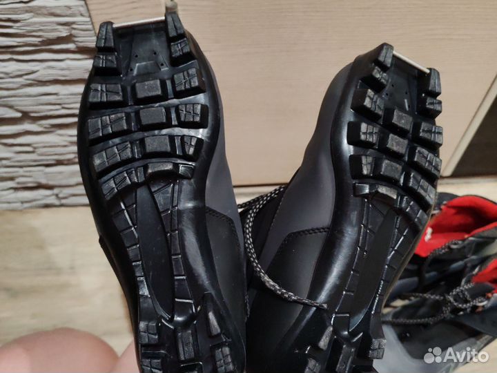 Лыжные ботинки spine