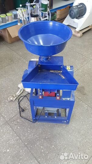 Зернодробилка молотковая