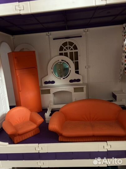 Домик кукольный в идеальном состоянии