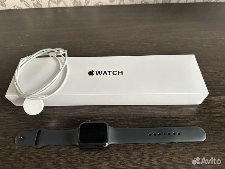 Смарт часы apple watch se 44mm