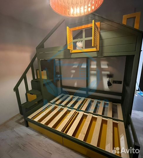 Двухъярусная кровать