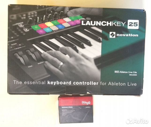 Novation Launchkey 25 MK2 и педаль stagg susped 5