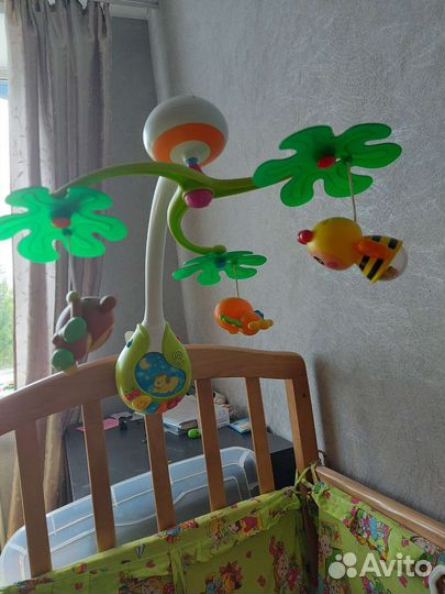 Музыкальный мобиль на кроватку