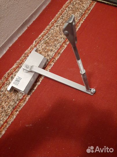 Доводчик дверной