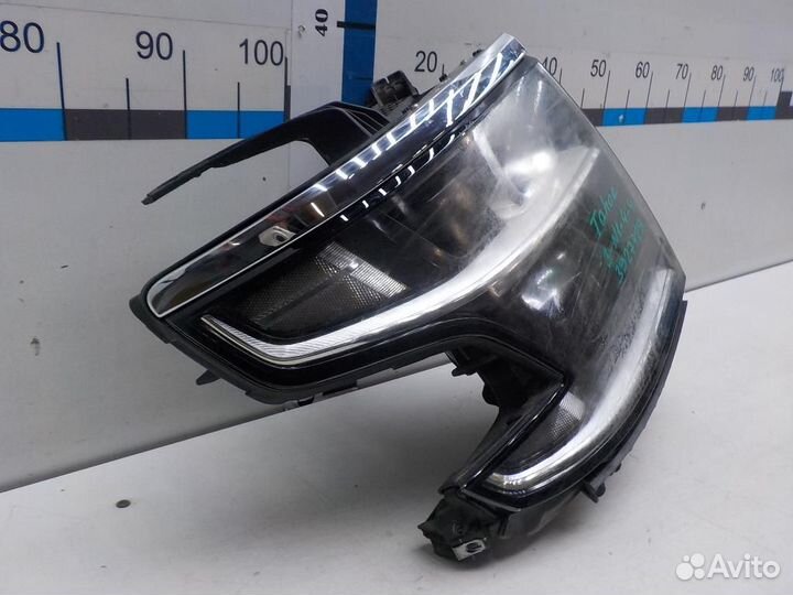 Фара правая Chevrolet Tahoe