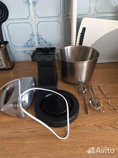 Миксер кухонный с чашей