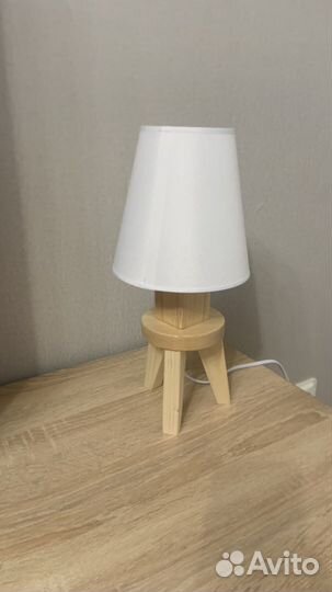 Настольная лампа