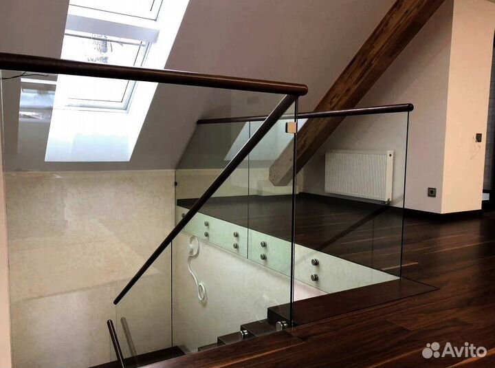 Стеклянные ограждения лестницы от производителя