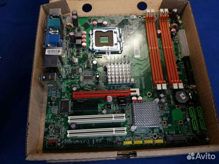 Мат платы 775 4 слота m-atx