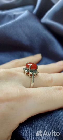 Серебряный комплект с сердоликом
