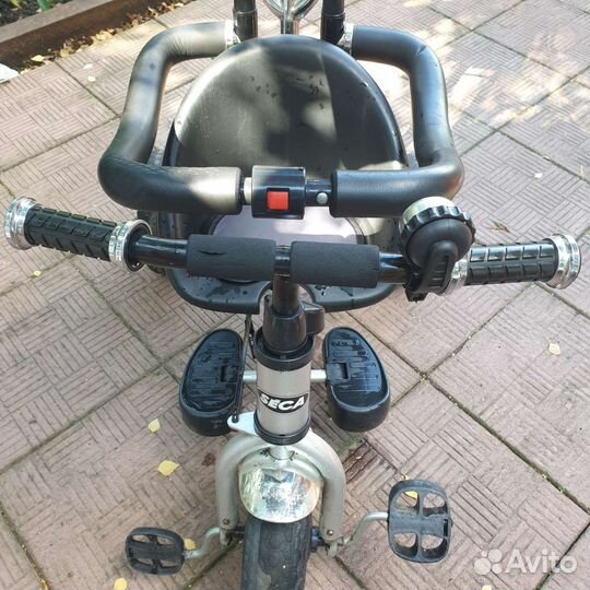 Детский велосипед с ручкой