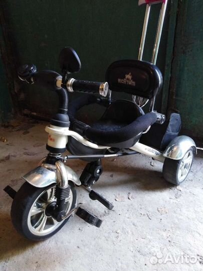 Детский трехколесный велосипед