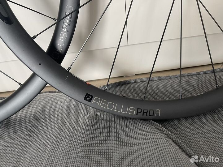 Карбоновые шоссейные колеса Bontrager Aeolus Pro 3