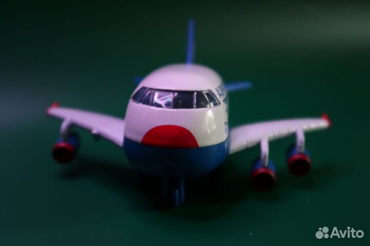 Самолет Аэролайн