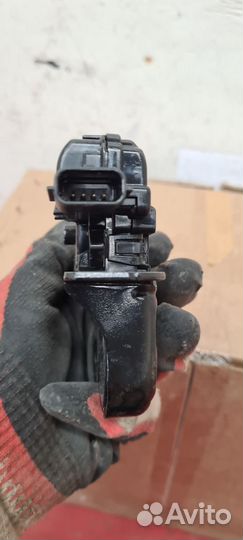 Замок крышки багажника Renault Arkana