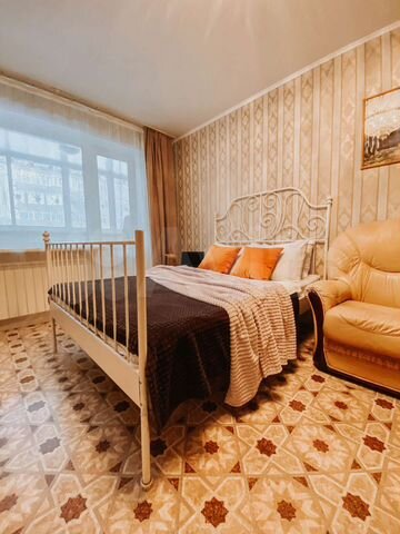 2-к. квартира, 65 м², 1/10 эт.