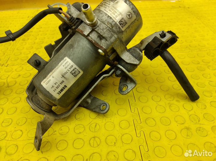 Насос вакуумный Mercedes-Benz W212 OM651.924 2.1