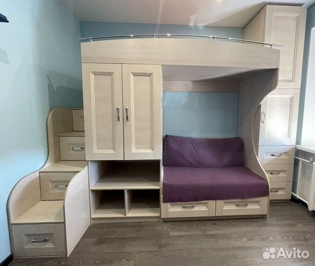 Двухъярусная кровать со шкафами и ящиками